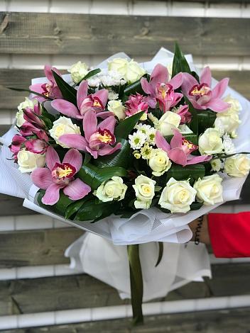 Букет цветов из: Розы и Хризантемы в Старое Шайгово