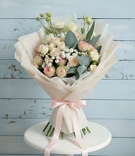 Букет цветов из:  Розы и Лизиантусы в Старое Шайгово