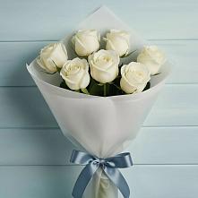 Букет 7 Белых роз Эдлесс Лав в Старое Шайгово