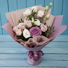 Букет цветов из:  Розы и Лизиантусы в Старое Шайгово