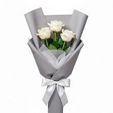 Букет 3 белые розы в Старое Шайгово