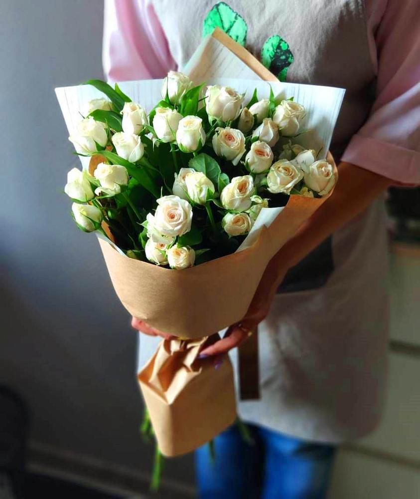Букет цветов из: Розы в Старое Шайгово