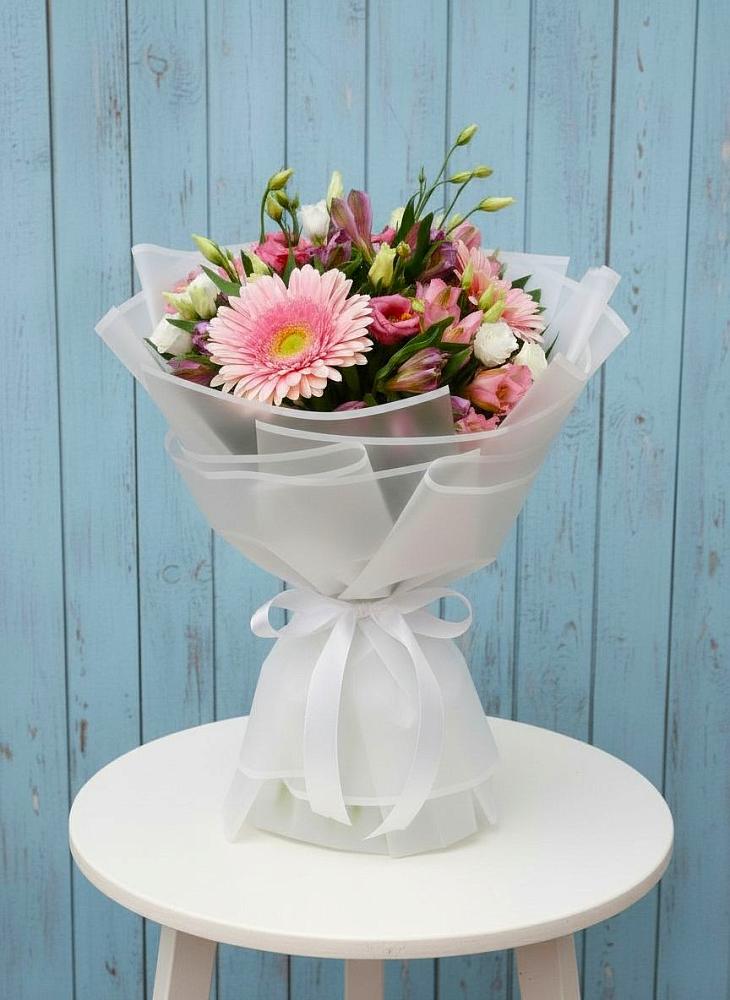 Букет цветов из: Герберы, Альстромерии и Лизиантусы в Старое Шайгово