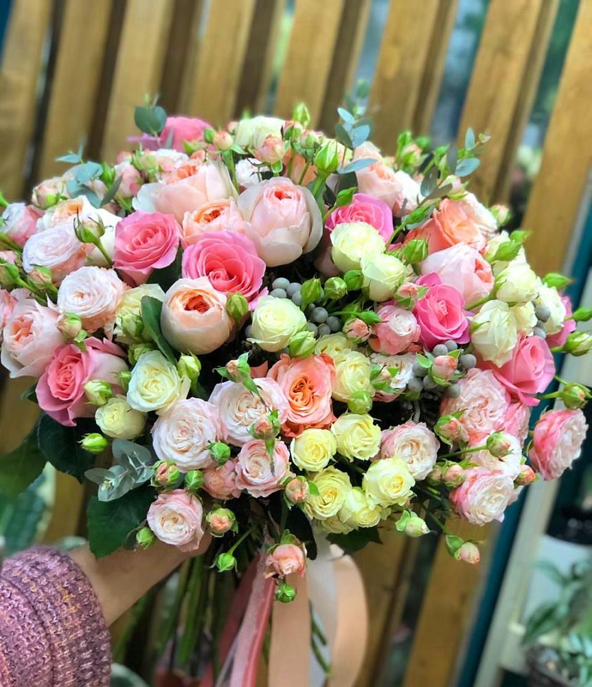 Букет цветов из: Розы в Старое Шайгово