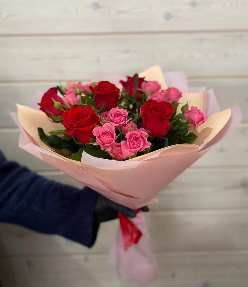 Букет цветов из: Розы в Старое Шайгово