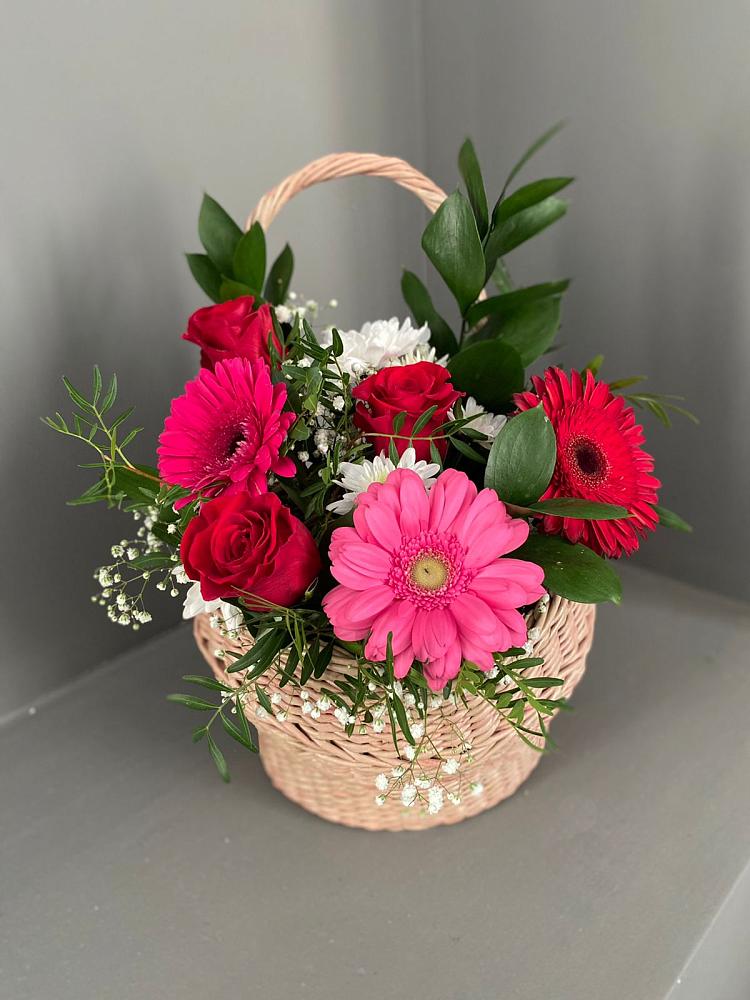 Цветочная композиция из Розы, Хризантемы и Герберы в корзине в Старое Шайгово