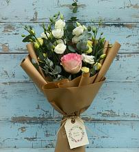 Букет цветов из:  Розы и Лизиантусы в Старое Шайгово
