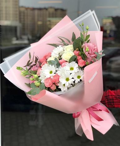 Букет цветов из: Розы, Лизиантусы и Хризантемы в Старое Шайгово